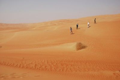ルブアルハリ砂漠を歩く
