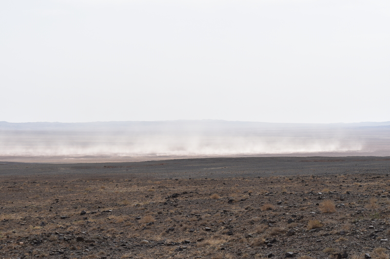 自然現象と影響3：窪地でダストが発生する様子